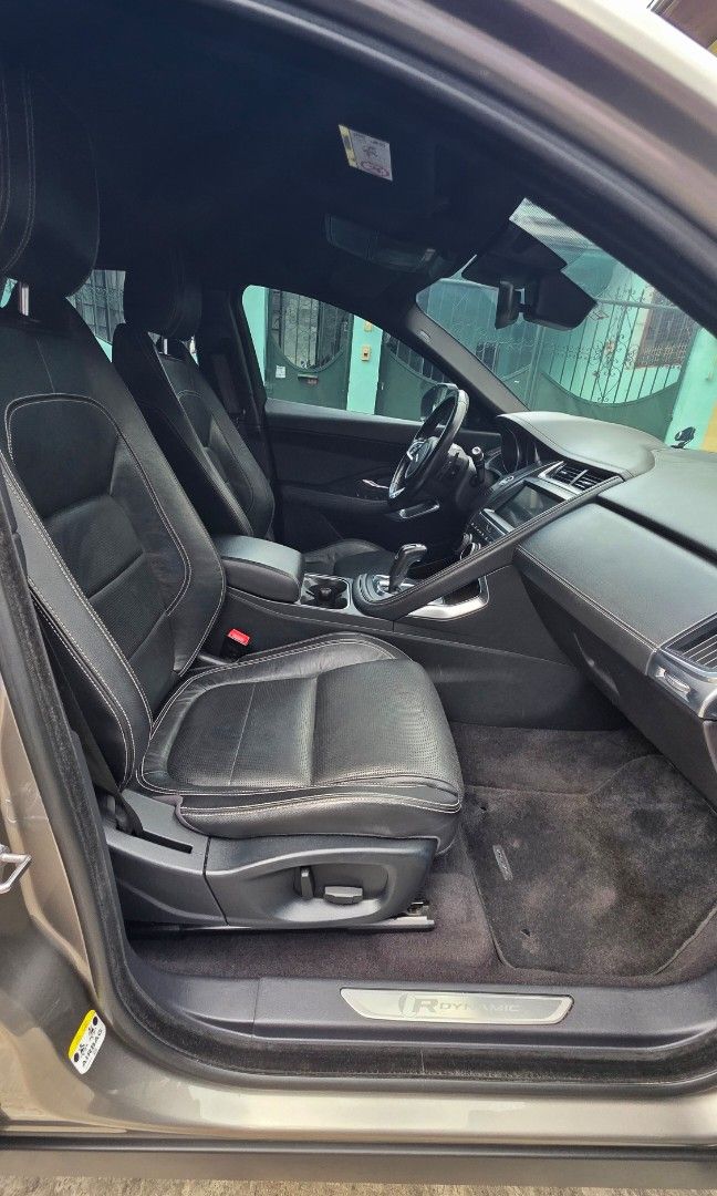 Jaguar E-Pace photo 10