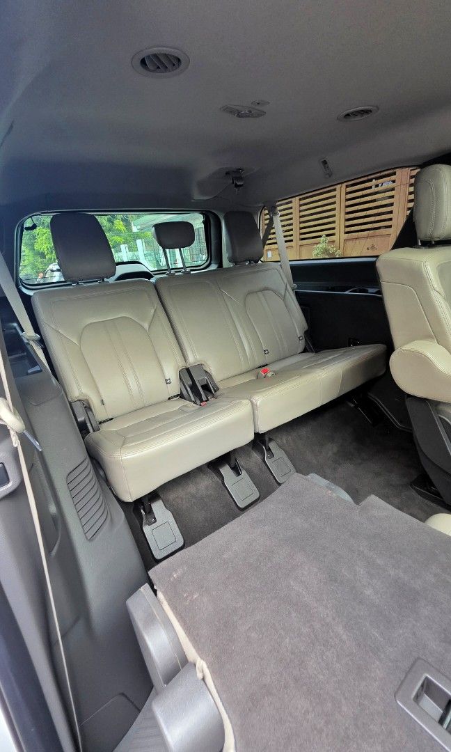 Ford Expedition photo 3