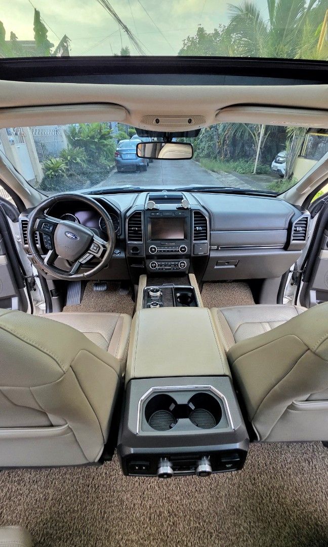 Ford Expedition photo 4