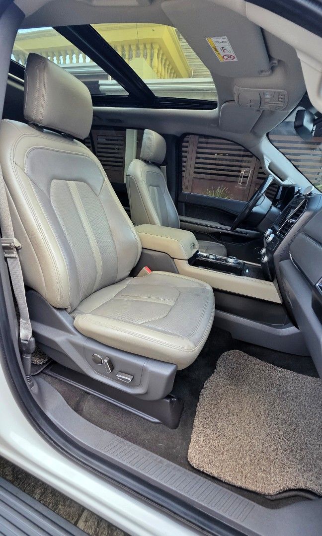 Ford Expedition photo 6