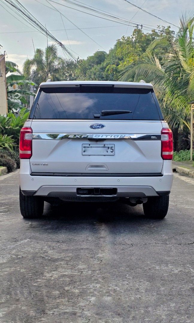 Ford Expedition photo 8