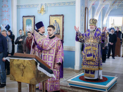 Во вторую Неделю Великого поста епископ Павел совершил Литургию в Покровском кафедральном соборе