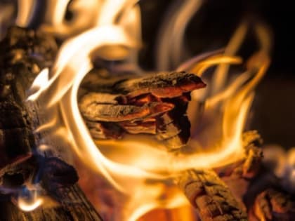 Мужчина и женщина пострадали при пожаре в Сарапуле