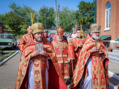 Епископ Павел возглавил престольные торжества Никольского храма в городе Сарапуле