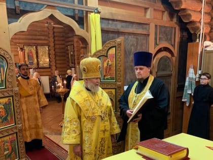 Архипастырь совершил Литургию в Новогоднюю ночь