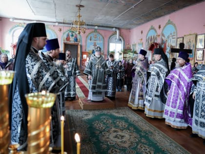 Епископ Павел совершил Литургию Преждеосвященных Даров в Михайловском храме Можги