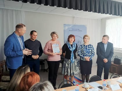 Активисты проекта «Социальный десант – ««СоюZницы» еженедельно проводят встречи с семьями участников СВО