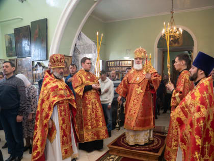 В четверг Светлой седмицы правящий архиерей возглавил богослужение в Ксениевском храме г. Сарапула