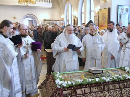В Великую Субботу епископ Глазовский и Игринский Виктор совершил Литургию