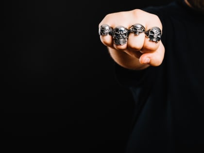 В Ижевске осудили мужчину за попытку продажи оружия ударно-дробящего действия