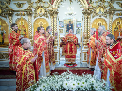 Архипастырское служение в четверг Светлой Седмицы