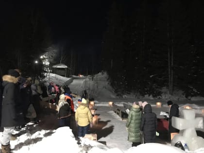 Порядка 1500 смельчаков приняли участие в крещенских купаниях в музее-заповеднике «Лудорвай».