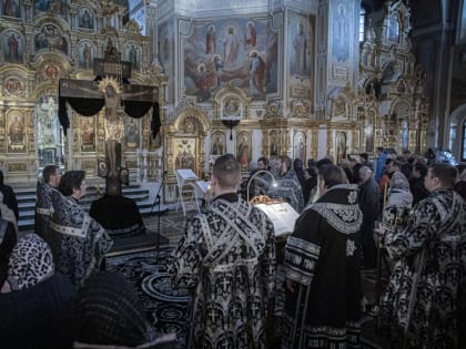 Утреня с чтением 12 Страстных Евангелий