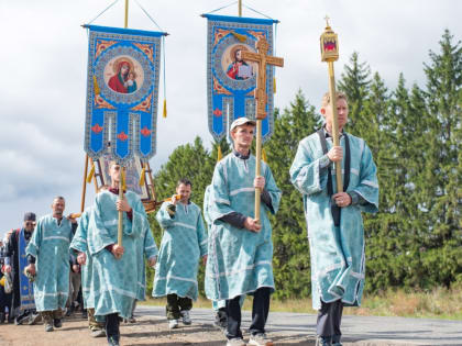 Начался традиционный Успенский покаянный крестный ход