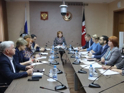 Постоянная комиссия по науке, образованию и поддержке развития институтов гражданского общества рассмотрела законопроект о бюджете Удмуртии на 2024 год и плановый период