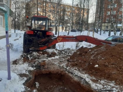 Очередное отключение тепла в Можге: авария произошла на теплопроводе на улице Весенней