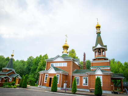 Престольные торжества в храме преподобного Серафима Саровского города Сарапула