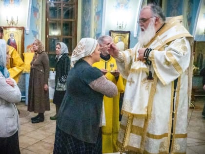 Накануне Недели 27-й по Пятидесятнице епископ Антоний совершил всенощное бдение в Покровском соборе