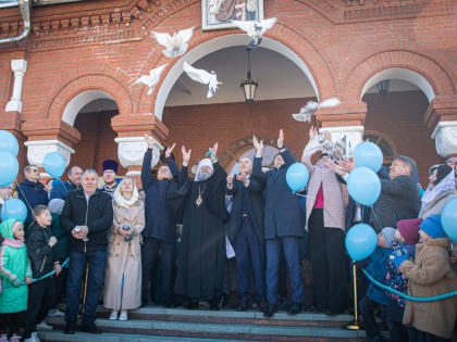 В кафедральном соборе прошло богослужение и состоялся сбор средств на возрождение Благовещенского собора г. Воткинска