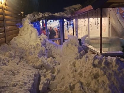 Пострадавшую при сходе снега в Можге трехлетнюю девочку выписали из реанимации