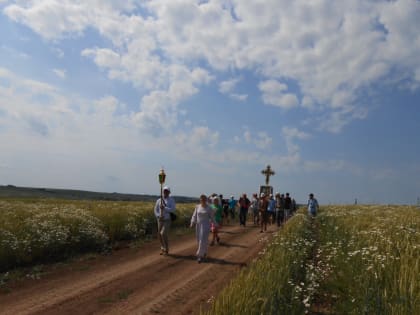 Состоялся ежегодный крестный ход от села Бураново до поселения Козлово