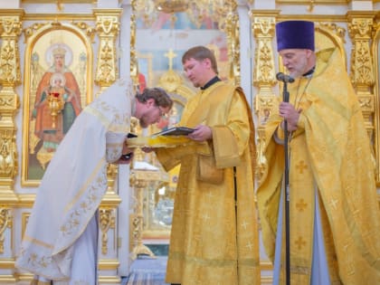 Ижевскую епархию посетил представитель РПЦЗ протоиерей Серафим Ган и передал в дар частицу мощей свт. Иоанна Шанхайского
