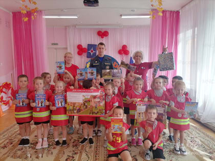 Дошколят из детского сада № 250 Ижевска приняли в «Юные пожарные»