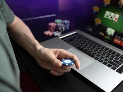 Семерых жителей Глазова обвиняют в создании незаконной сети казино