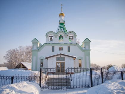 В Неделю по Рождестве Христовом епископ Павел совершил Литургию в Свято-Троицком храме села Бураново