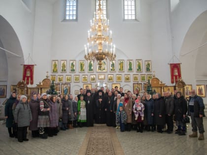 Архиерейское богослужение в Михаило-Архангельском храме села Малая Пурга