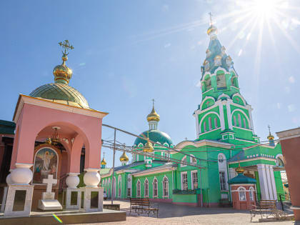 Архипастырское служение в понедельник Светлой седмицы