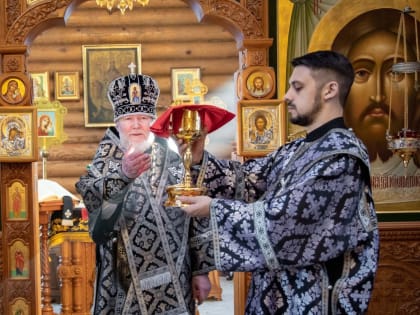 Епископ Павел совершил Литургию Преждеосвященных Даров в храме Серафима Саровского