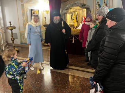 Митр. Викторин поздравил с Рождеством подопечных организации «За жизнь»