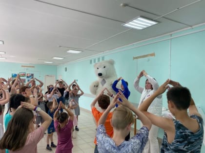 Активисты «Молодой Гвардии» провели детский праздник в честь Дня семьи, любви и верности