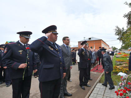 Памятник Герою Советского Союза Закиру Султанову открыли в Удмуртии