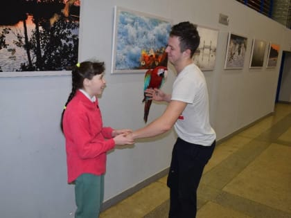 Девочка с ограниченными возможностями из Можги в новогодние каникулы побывала в цирке