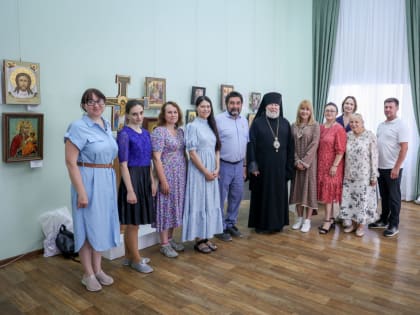 Правящий архиерей посетил закрытие выставочного проекта современной авторской иконы «Свет Лика Твоего»