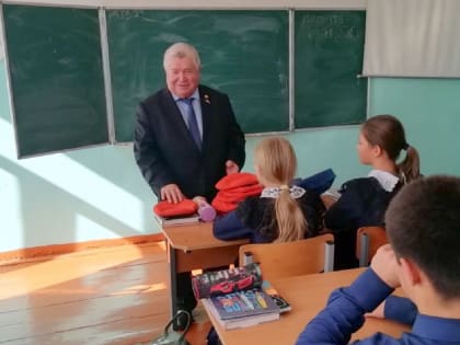 Пётр Фомин с рабочим с рабочим визитом посетил Малопургинский район