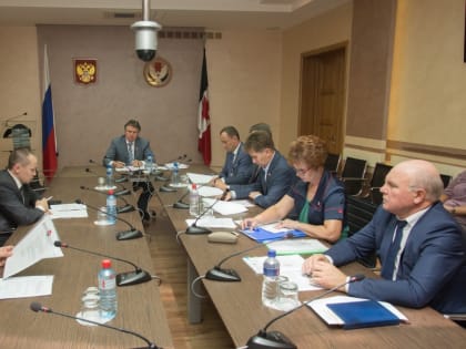 Рассмотрены вопросы, связанные с регистрацией прав на недвижимое имущество