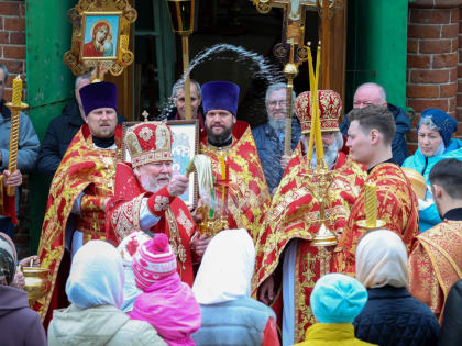 В среду Светлой седмицы епископ Павел возглавил богослужение в храме блаженной Ксении Петербургской