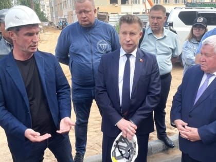 Строительство новой школы в Ижевске: депутаты контролируют ход работ
