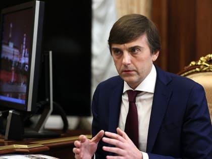 Министр просвещения доложил Президенту России о строительстве и ремонте школ и детских садов