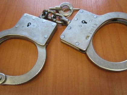 В Ижевске мужчина пытался пройти в здание суда с наркотиком