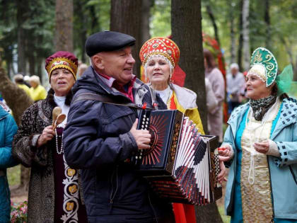 ​Сад дружбы народов открылся в парке Космонавтов