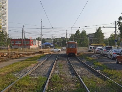 На перекрестке улиц 10 лет Октября и Серова в Ижевске открыли движение транспорта