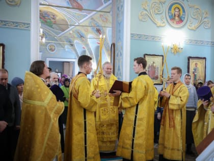 В праздник Торжества Православия епископ Павел совершил богослужение в Покровском кафедральном соборе