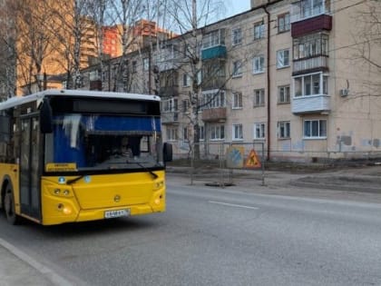 В общественном транспорте Ижевска с 1 мая перестанет действовать скидка при оплате проезда банковской картой