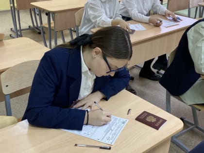 Более 17,5 тысяч девятиклассников из Удмуртии примут участие в итоговом собеседовании по русскому языку в 2023 году