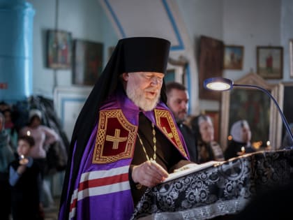 Чтение второй части Великого покаянного канона Андрея Критского в Воскресенском храме