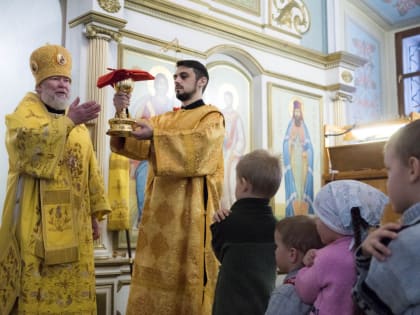 В Неделю 33-ю по Пятидесятнице епископ Павел совершил Литургию в Покровском кафедральном соборе